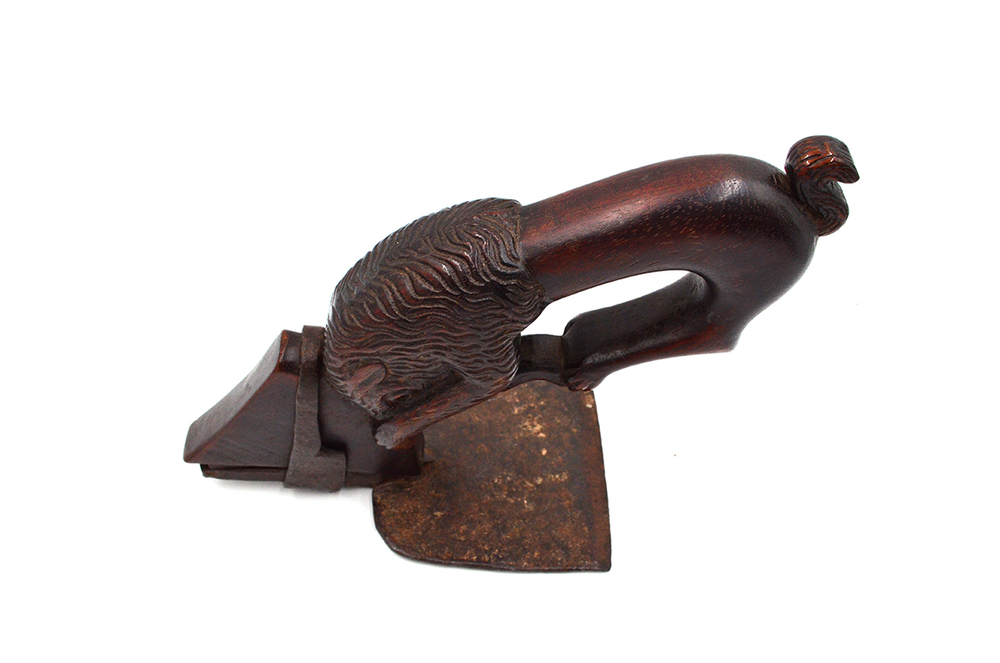 Ручное тесло с рукоятью в форме льва. Испания, Нач. XX в.