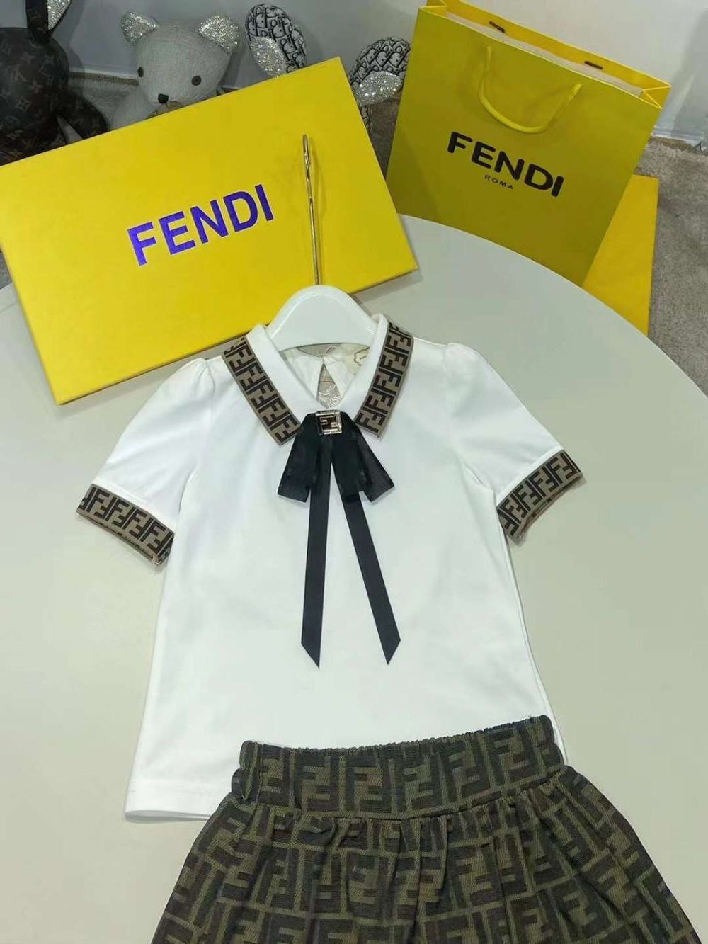 Костюм для девочки Fendi