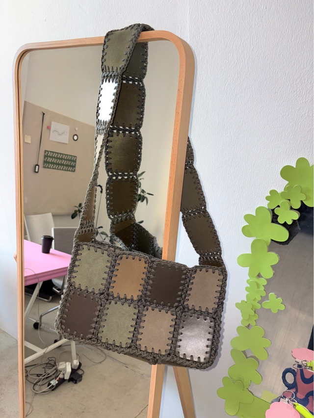 SAMPLE SEVA MULTI KHAKI SUEDE M