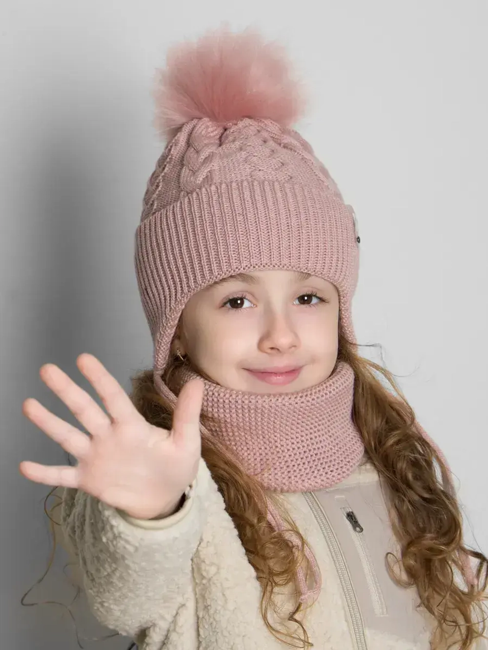 Шапка зимняя детская и снуд для девочки