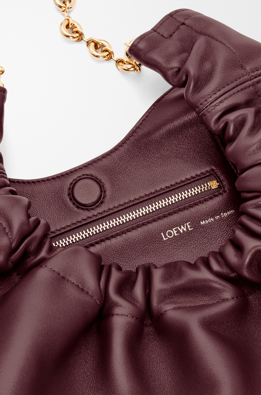 Loewe Маленькая сумка-мешок Squeeze из мягкой кожи ягненка наппа, бургунди