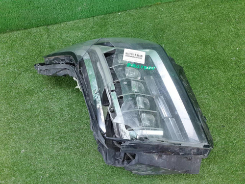 Битая Фара правая Cadillac Escalade 4 (2014-2020) LED