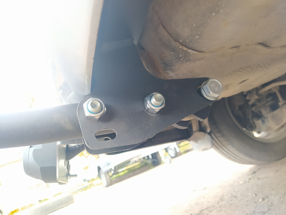 Фаркоп Avtos на MITSUBISHI LANCER IX (2003-2007)(паспорт и сертификат в комплекте)(без электрики)MI 22