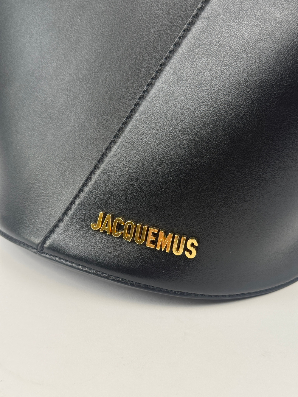 Сумка Jacquemus Le Petit Tourni