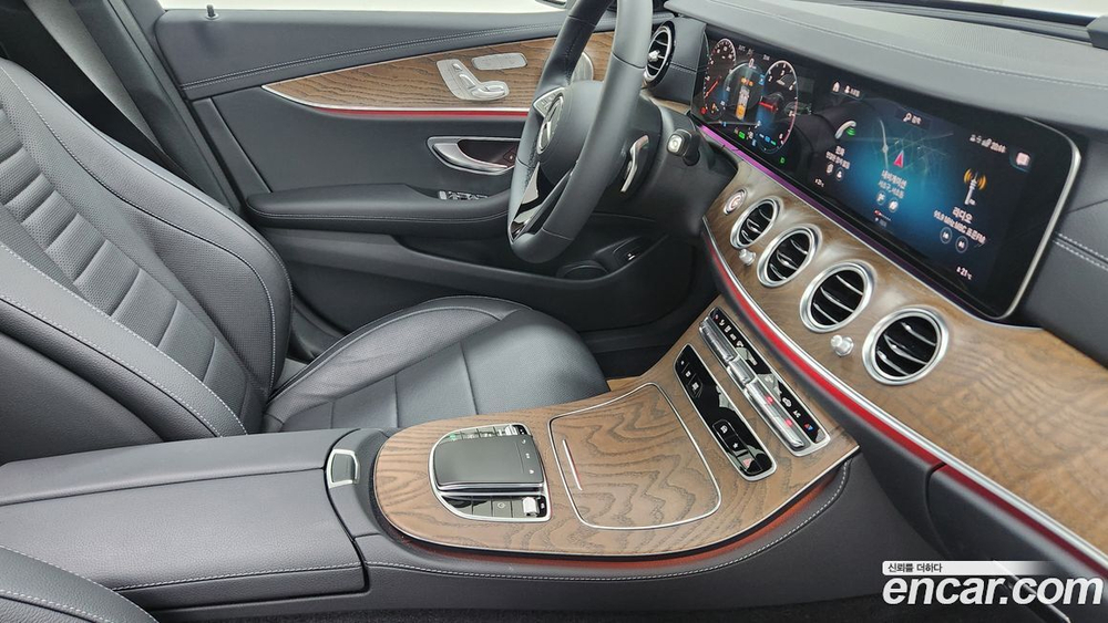 Mercedes-Benz E-Class W213 E220d 4MATIC Exclusive (10.2023)