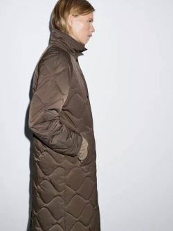 Massimo Dutti Удлиненный непромокаемый пуховик, темный хаки