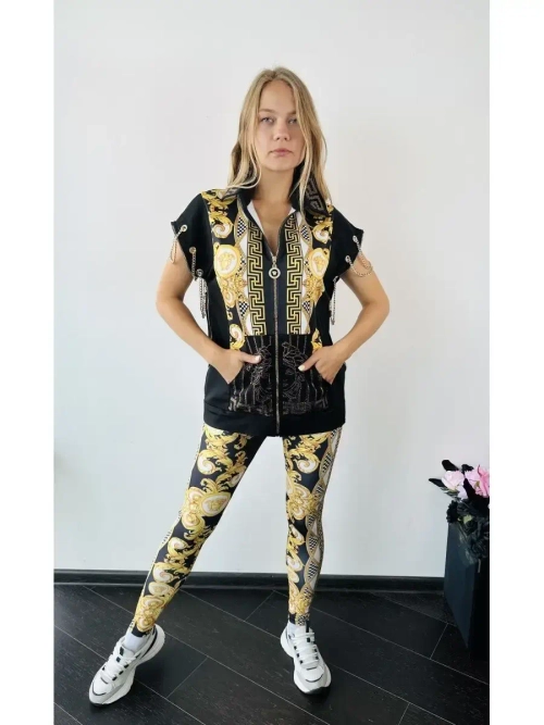 Костюм стильный