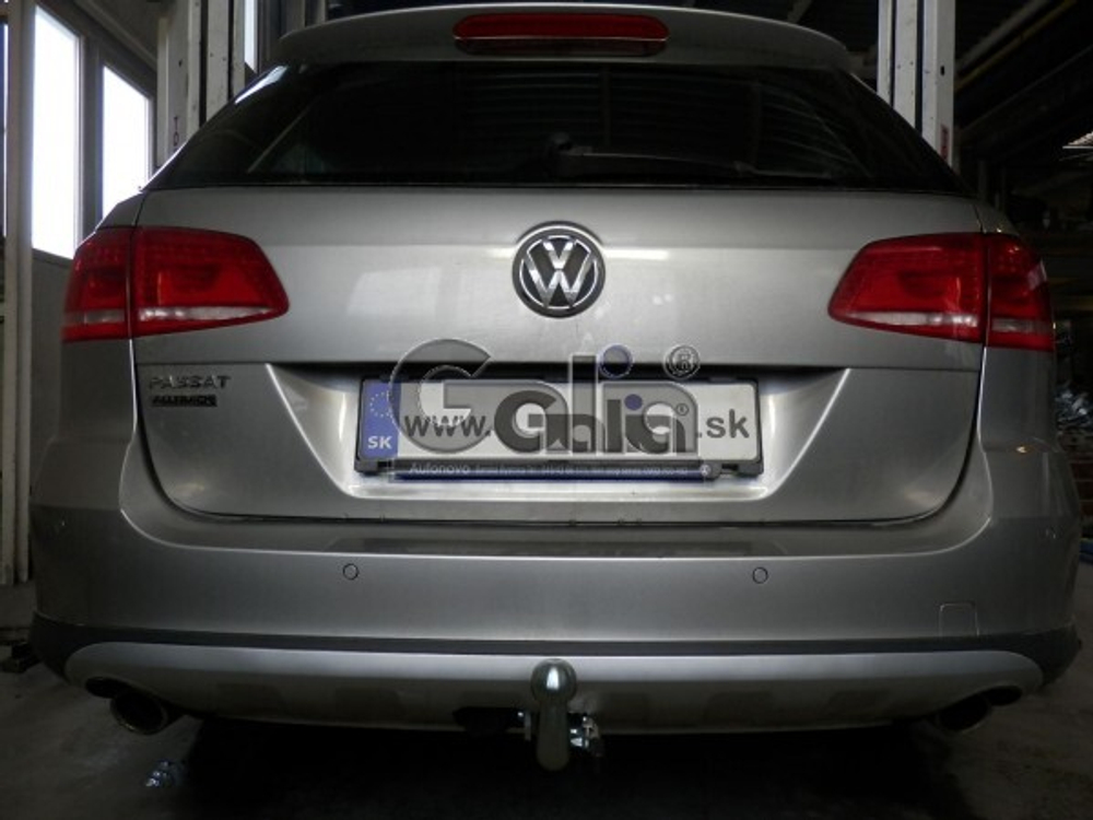 Фаркоп оцинкованный Galia V071C для Volkswagen Passat B6 2005-2010, Passat B7 2010-2015, Passat CC 2012-, Passat Alltrack B7 2012-2015(паспорт и сертификат в комплекте)(без электрики)