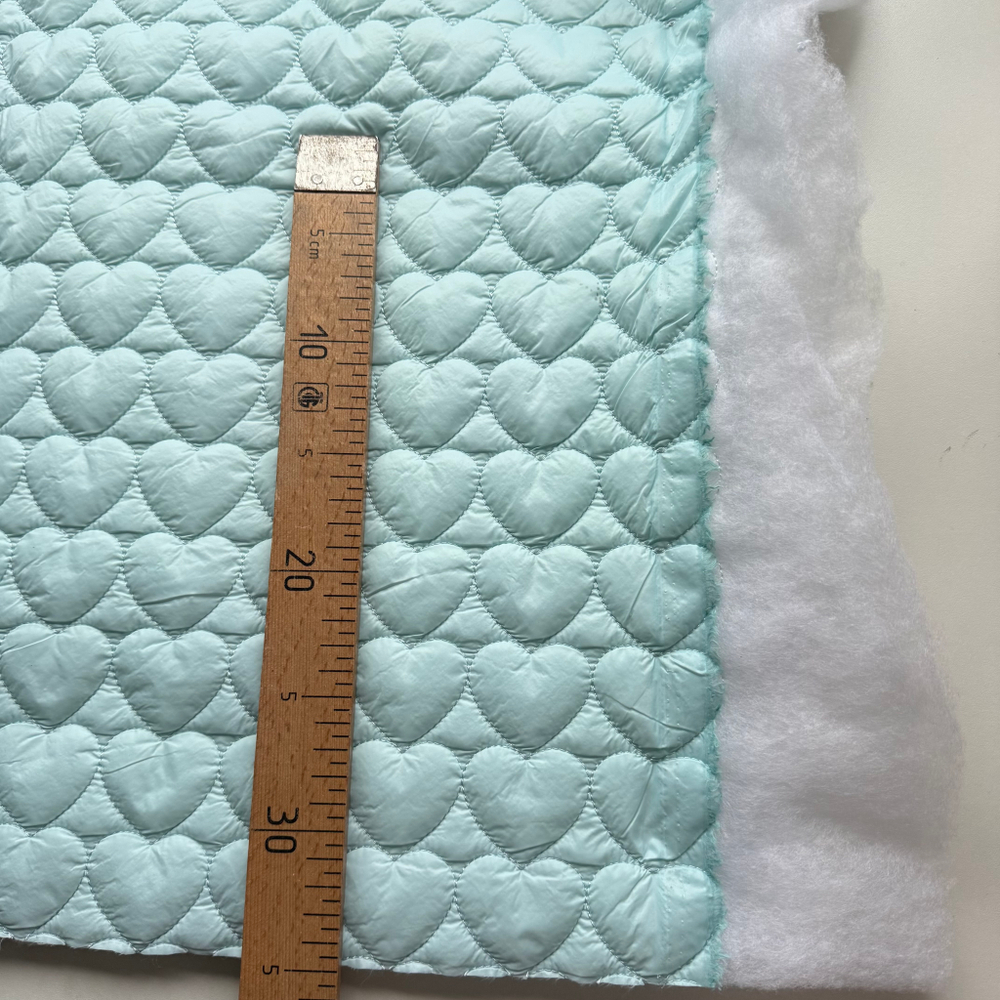 Курточная стеганая ткань Голубые сердечки