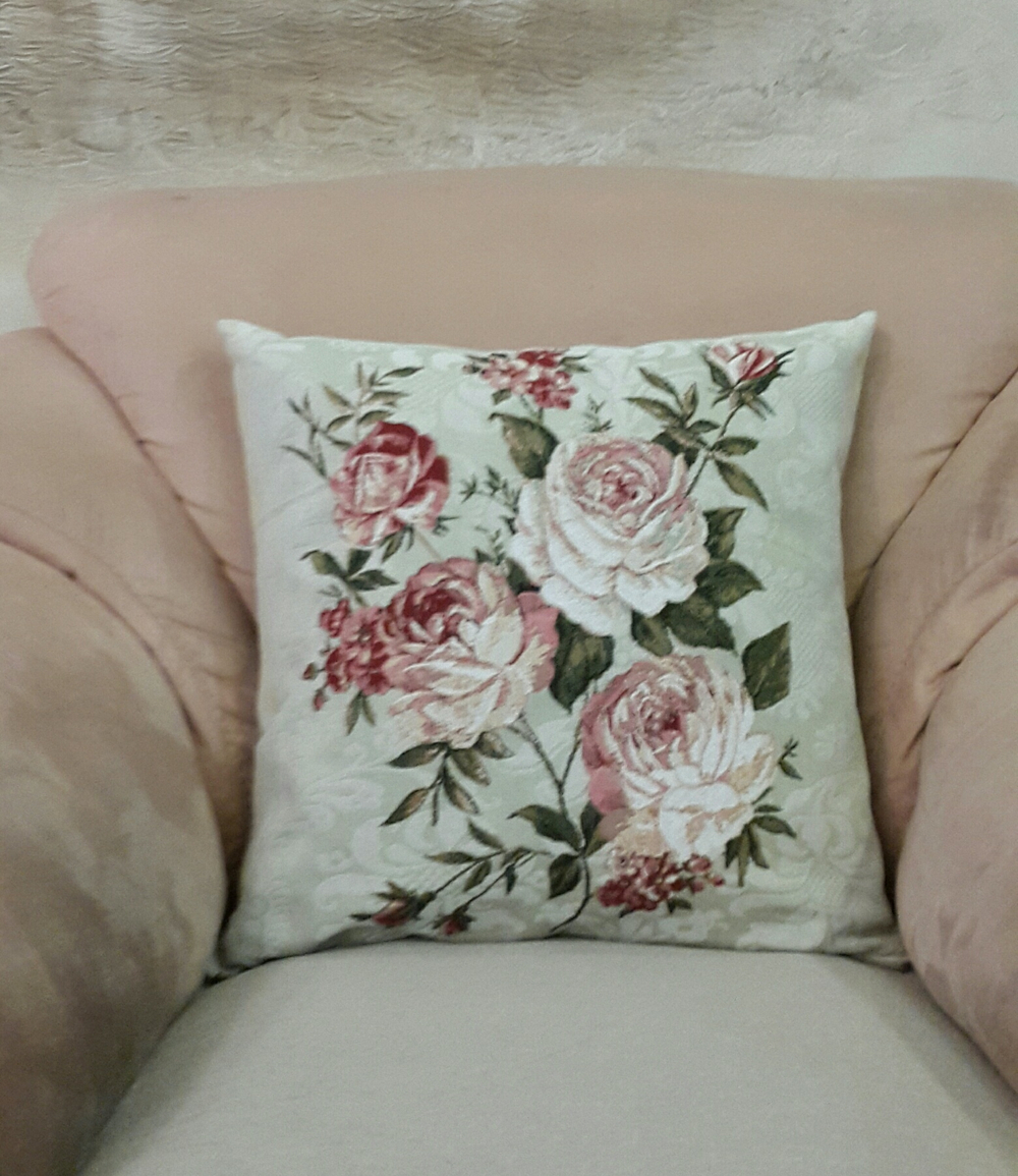 Декоративный гобеленовый чехол для интерьерной подушки Розовые мечты 47*47