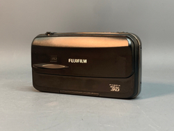 FujiFilm FinePix Real 3D W3 в комплекте з/у