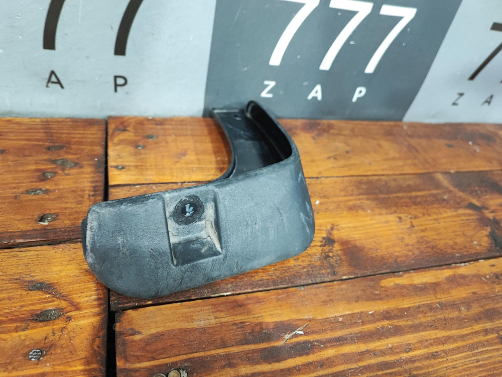 Брызговик задний правый Kia Cerato 4 (BD) 18-22 Б/У Оригинал 86842M6000