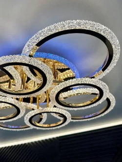 Люстра потолочная светодиодная с пультом, золотая, светильник