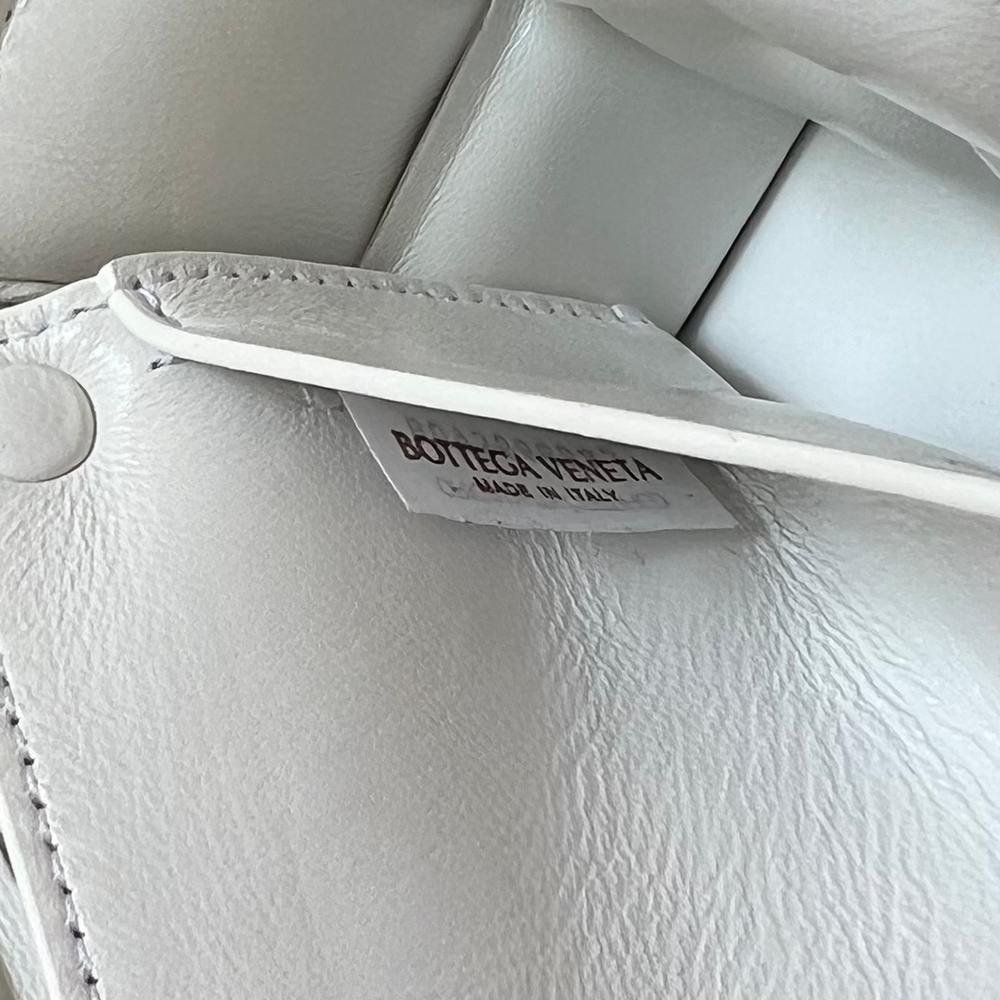Bottega Veneta Mini Cassette 18 cm