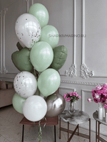 Композиция из шаров: пастельный эвкалипт, белоснежные шары с блеском, блестящее серебро