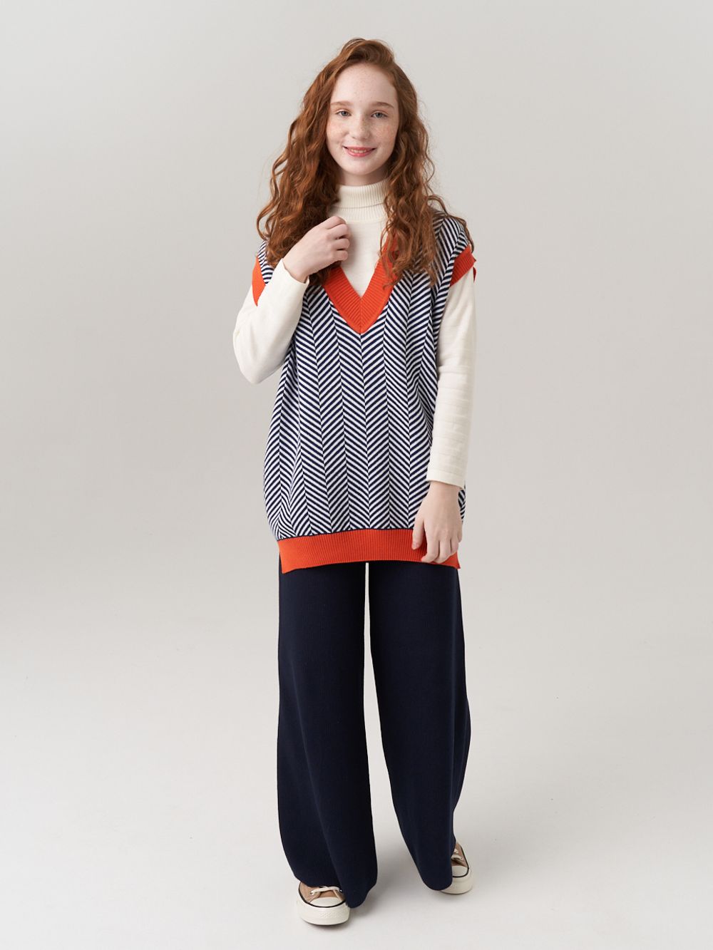Жилетка для девочки в школу 953 н.синий-оранжевый