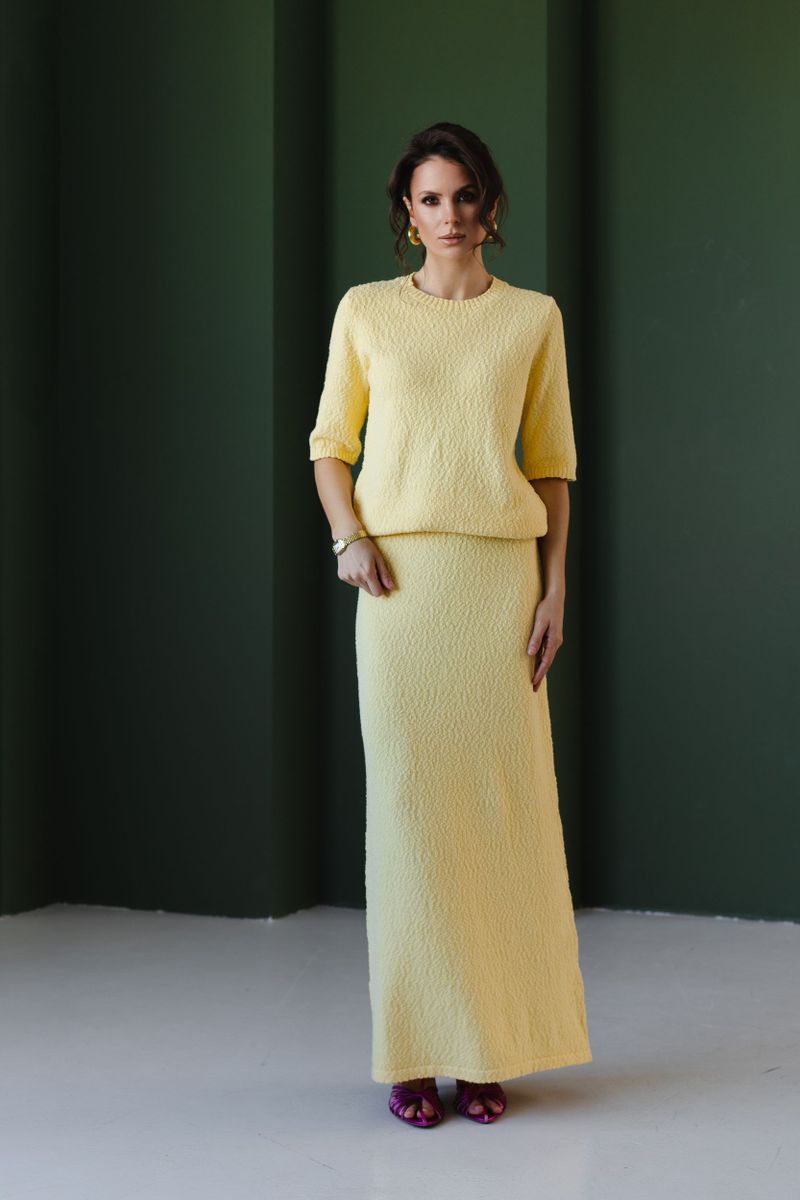 Костюм из фактурного хлопка джемпер и юбка лимонный