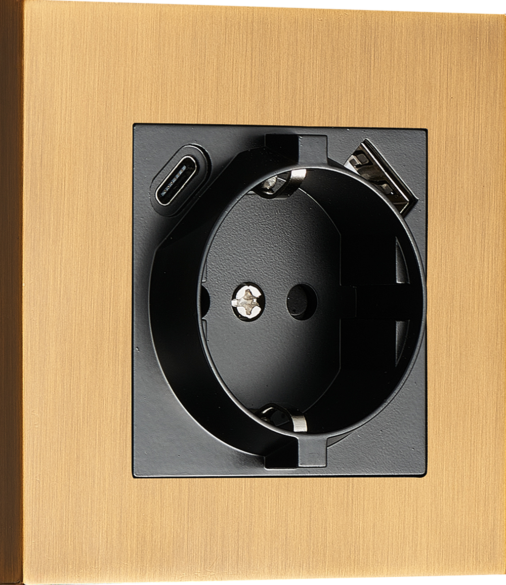 Розетка Schuko с зарядным устройством USB A+C,  с защитными шторками,  латунь,  серия N96