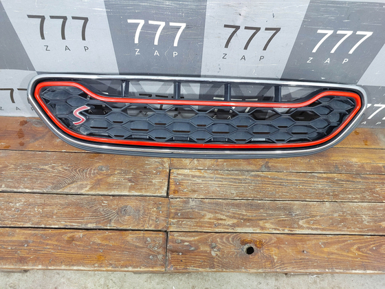 Решетка радиатора MINI Countryman 2 (F60) 16-20 Б/У Оригинал 51137405406