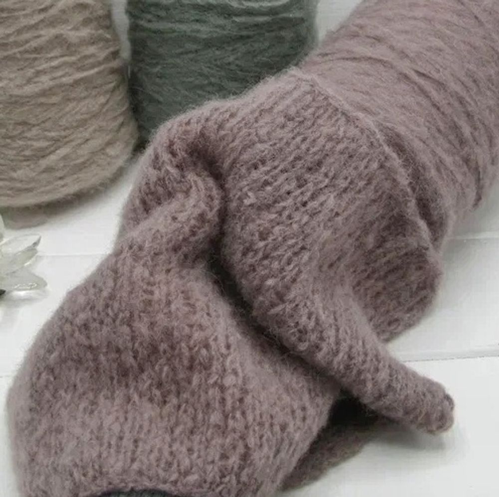 SILVEDD 40% Baby альпака Сури 24% Baby верблюд 16% меринос экстрафайн 20% полиамид