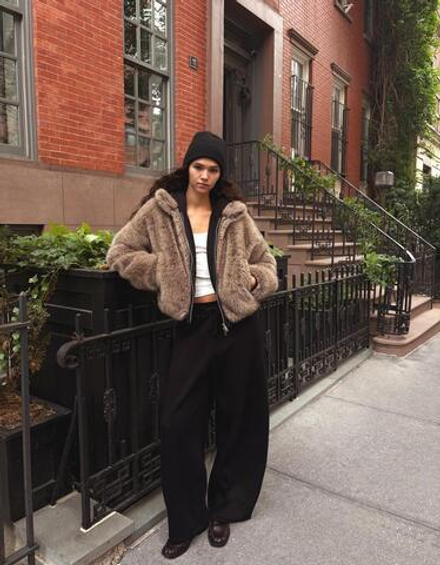 BERSHKA Шуба из искусственного меха, песочный