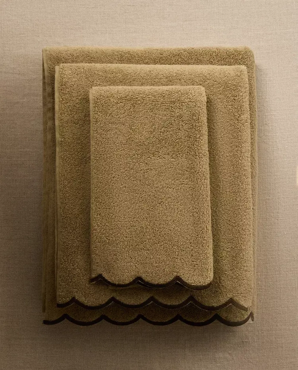 ZARA HOME БАННОЕ ПОЛОТЕНЦЕ С ВОЛНИСТОЙ КРОМКОЙ, ХАКИ