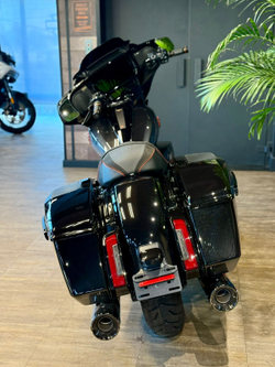 Harley-Davidson CVO Street Glide 121 (Raven Fade) 2025