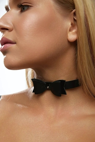 Черный кожаный однослойный чокер с бабочкой (Цвет: черный)