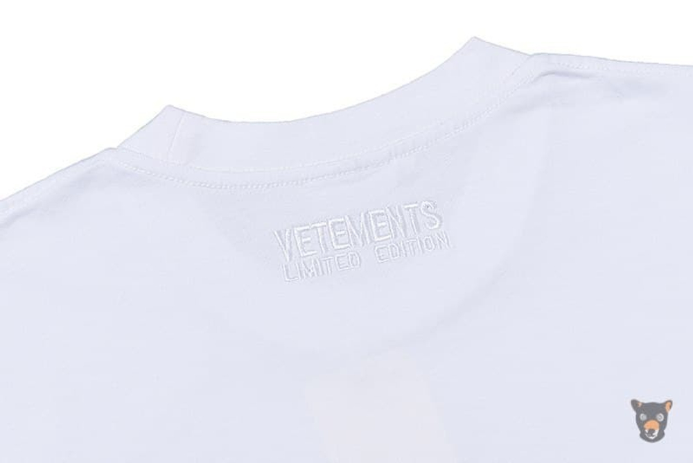 Футболка Vetements "Think Differently" белая