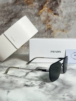 Очки Prada