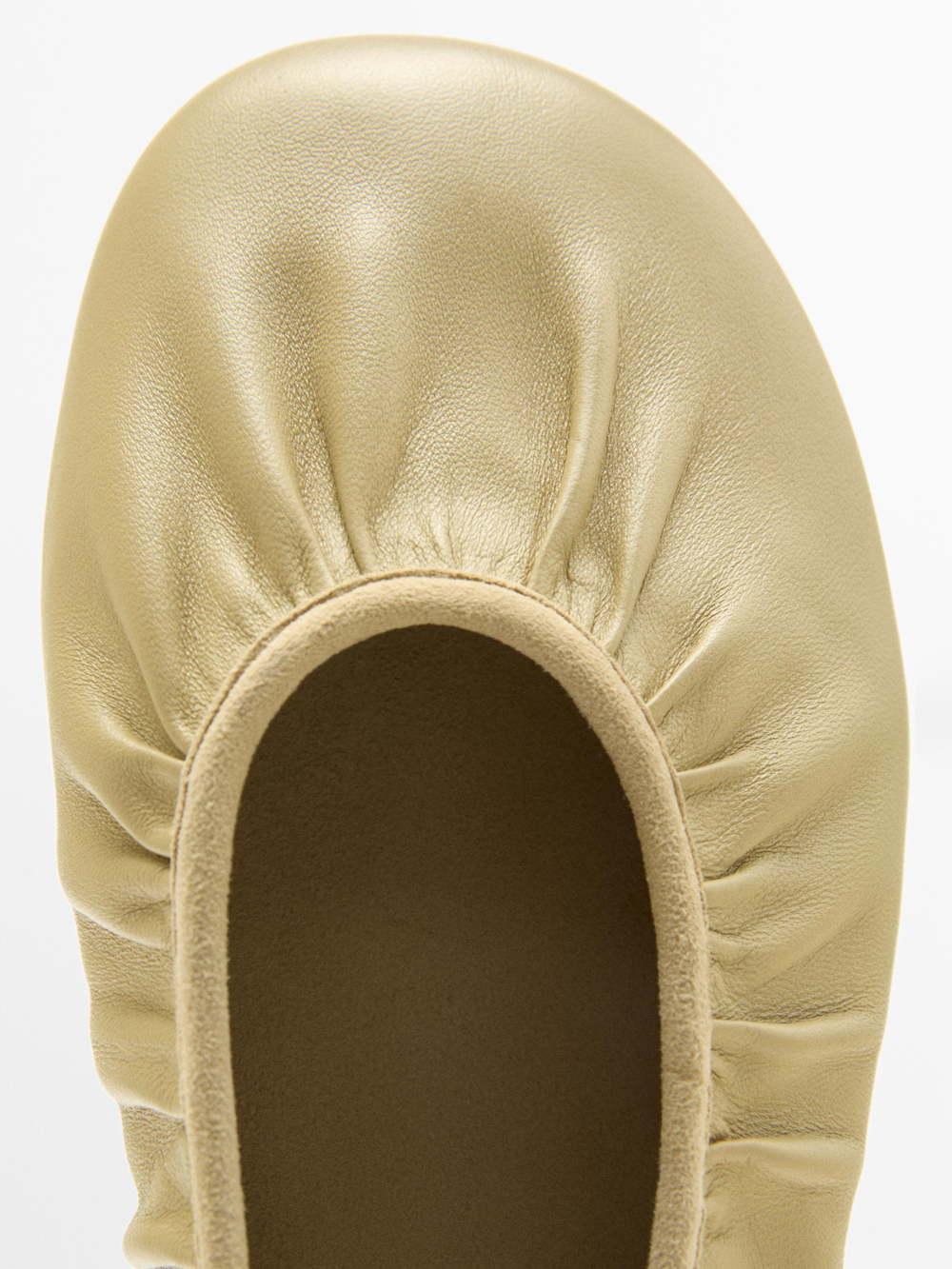 Massimo Dutti Мягкие кожаные балетки со сборками, бежевый