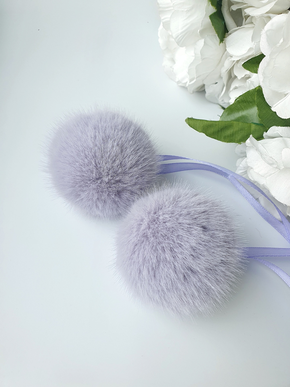 Eco-fur pompoms, 5 cm, color Sundae, 2 pieces