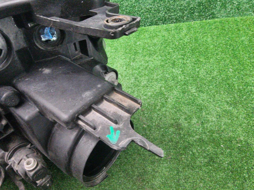 Фара правая Nissan X-Trail 2 Т31 (10-15) ксенон