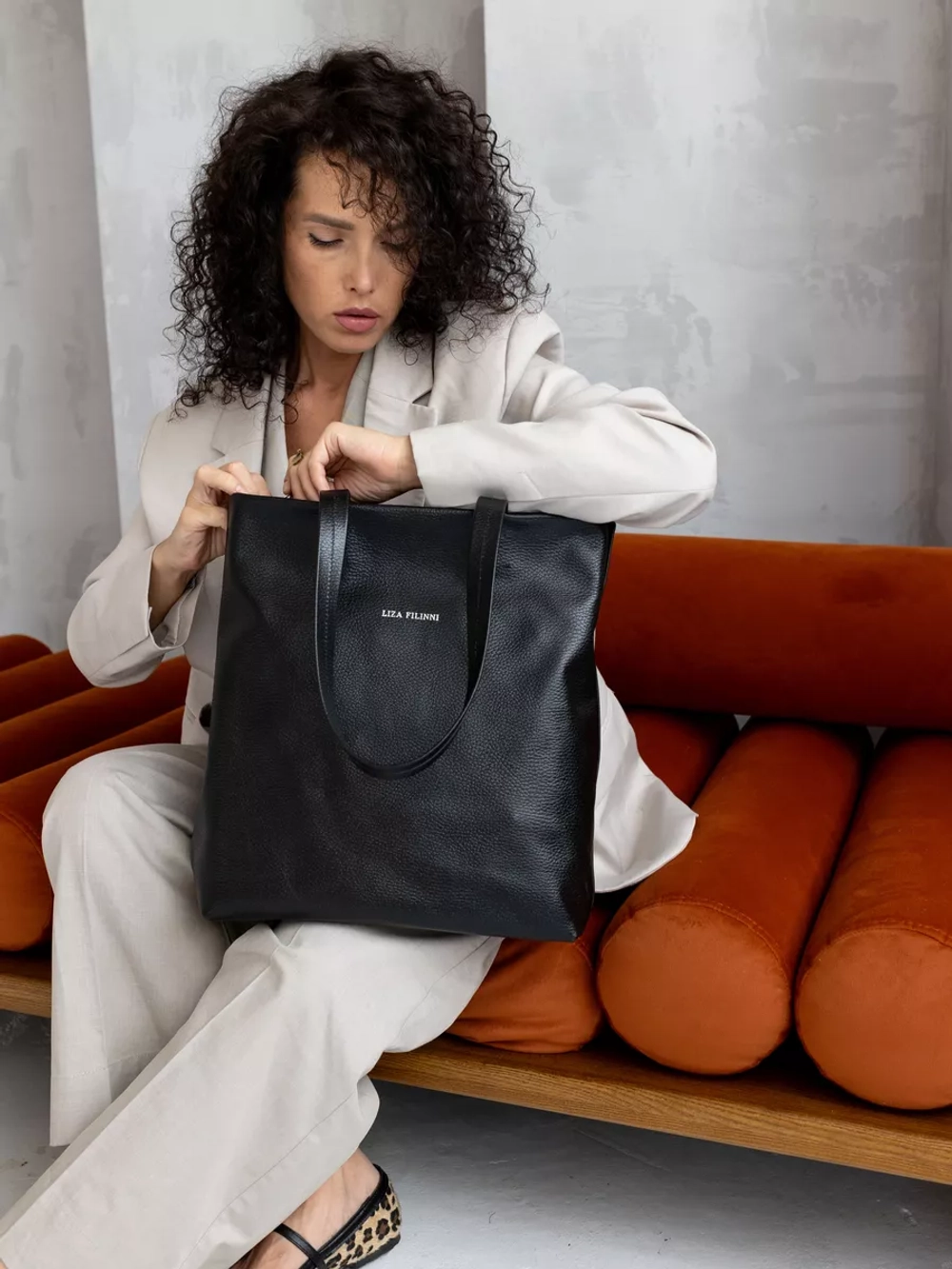 Сумка через плечо из натуральной кожи