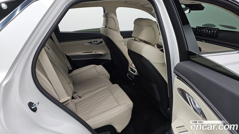 Genesis GV70 2.5T Бензин AWD (11.2022)