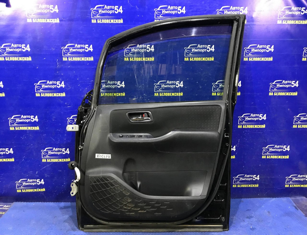 Дверь передняя правая TOYOTA NOAH 2014-2021