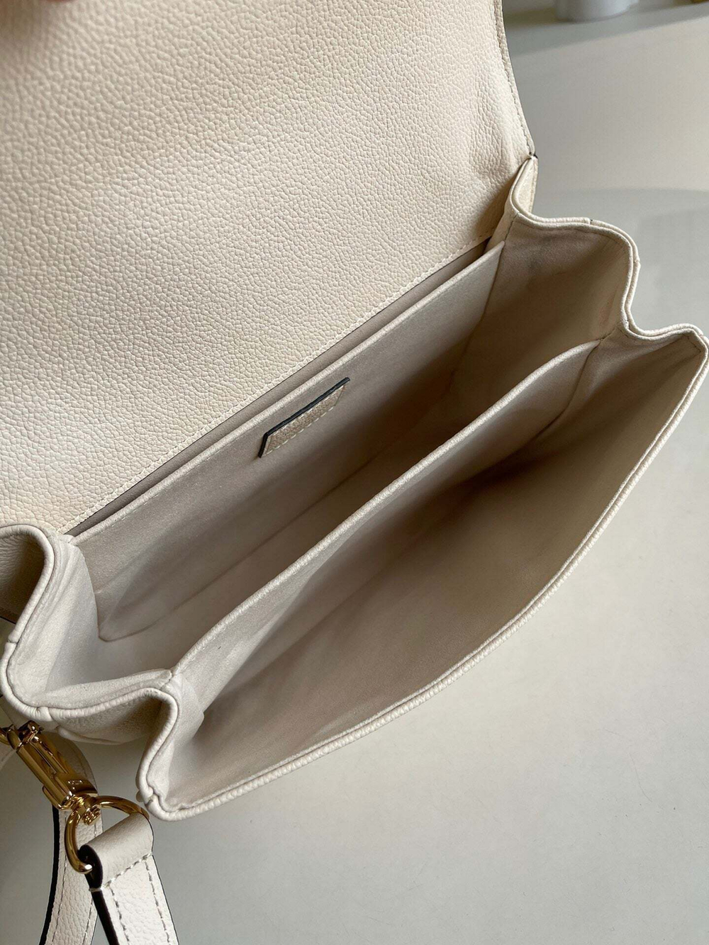 Louis Vuitton Metis