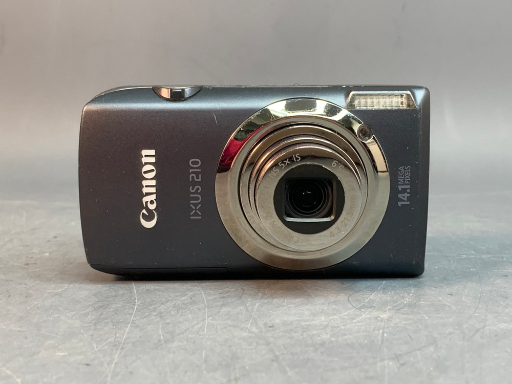 Canon IXUS 210 небольшой скол экрана