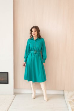 Платье изумрудное с карманами из вискозы