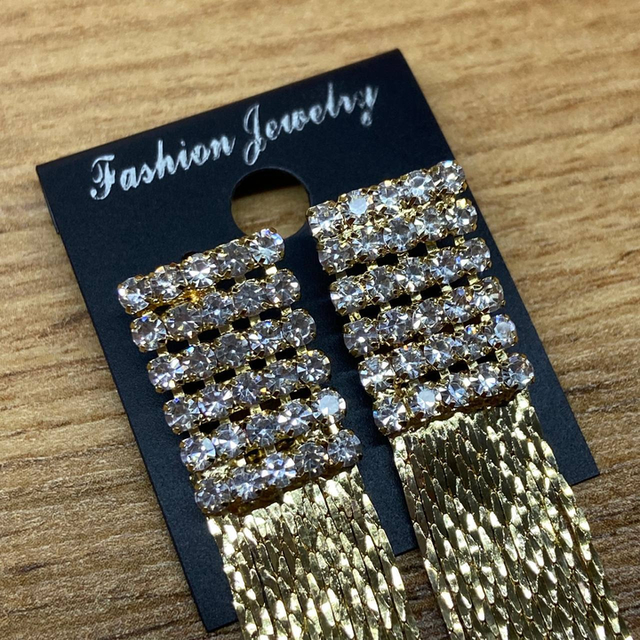 Серьги англ.заст. Bogema прямоугольник из страз 5 х 6 цепочки жгутики металл золотистый