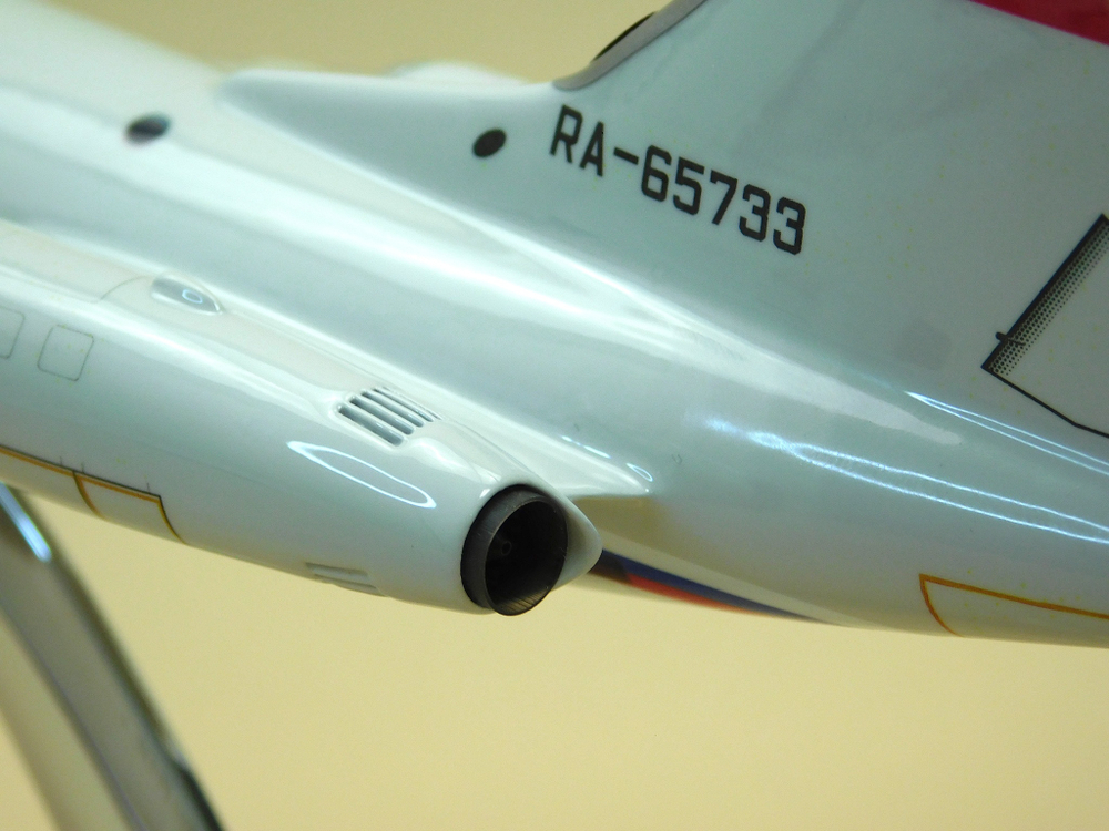 Модель самолета Ту-134Б-3 (М1:100, СЛО России)