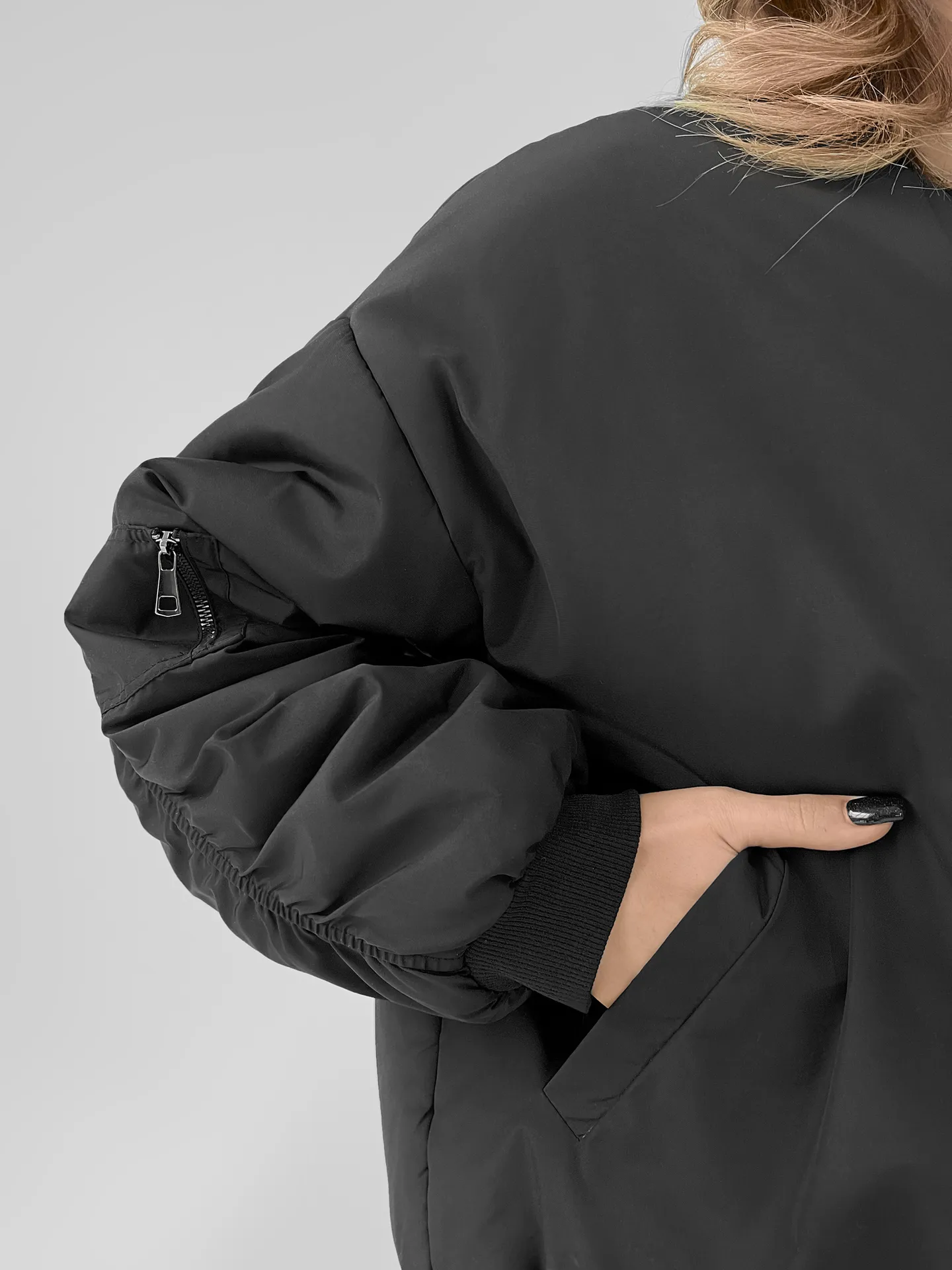 Куртка-бомбер LTD утепленная на молнии с карманом на рукаве