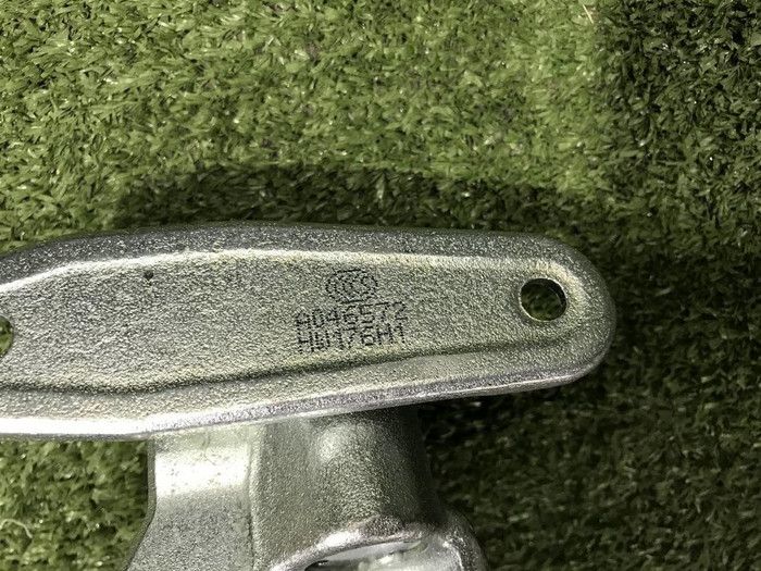 Петля двери задняя правая нижняя Mercedes A W176 (2012-2018)