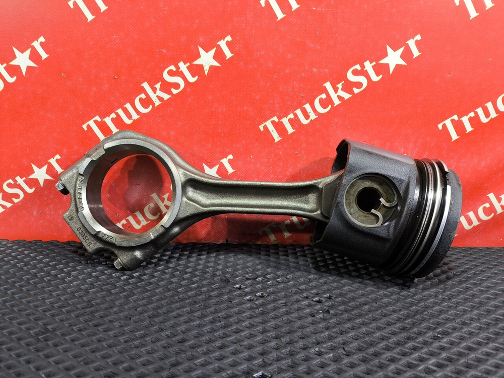 Поршень с шатуном