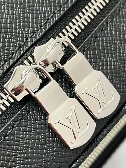 Рюкзак Louis Vuitton Adrian черный