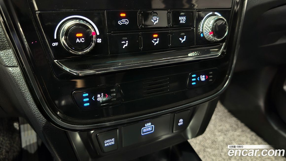 KG Mobility (Ssangyong) Very New Tivoli Бензин 1.5 2WD (11.2020)