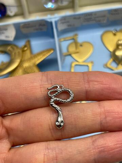 27437-2 Подвеска "Змея", 22*12мм, родирование