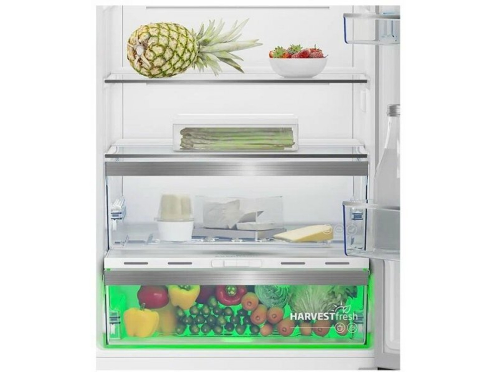 Холодильник двухкамерный Beko B5RCNK363ZWB Total No Frost черный/серый