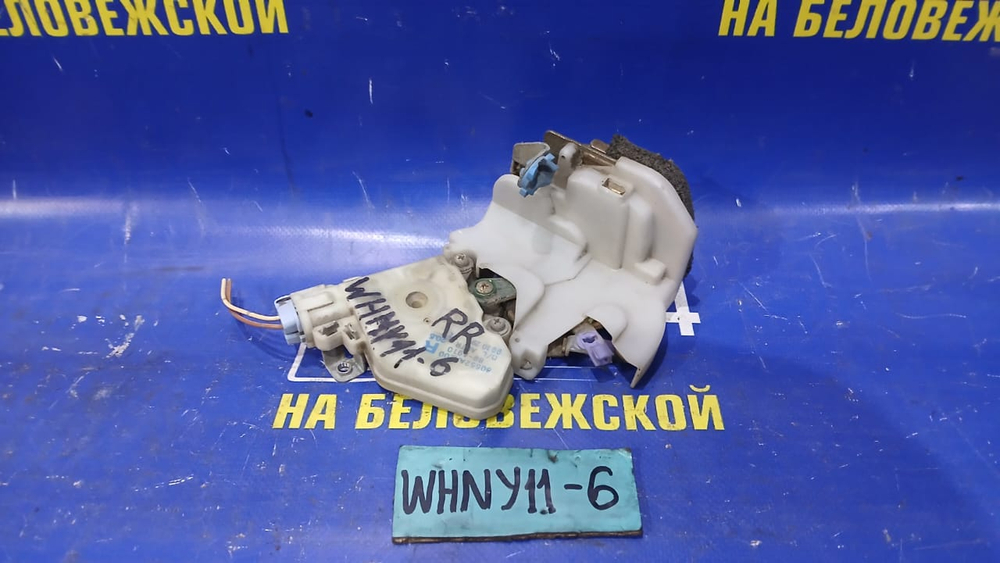 Замок двери задней правой NISSAN WINGROAD 1999