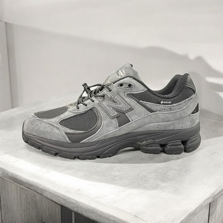 New Balance 2002R Winter Gore-Tex • Charcoal